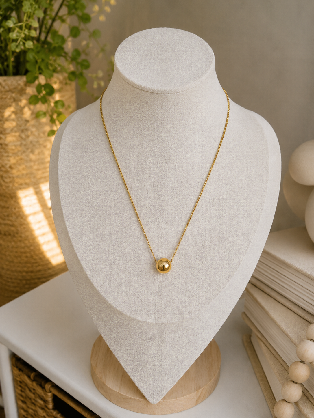 Nova Neckalce